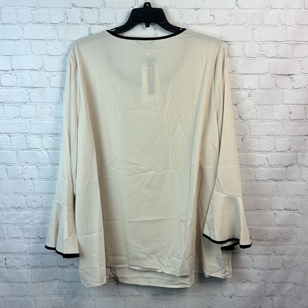 BloomChic Elegant Cream Blouse with Black Trim Plus Size 5X - Picture 7 of 7